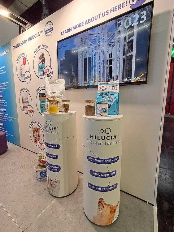 BOOTH 2 BOOTH 2